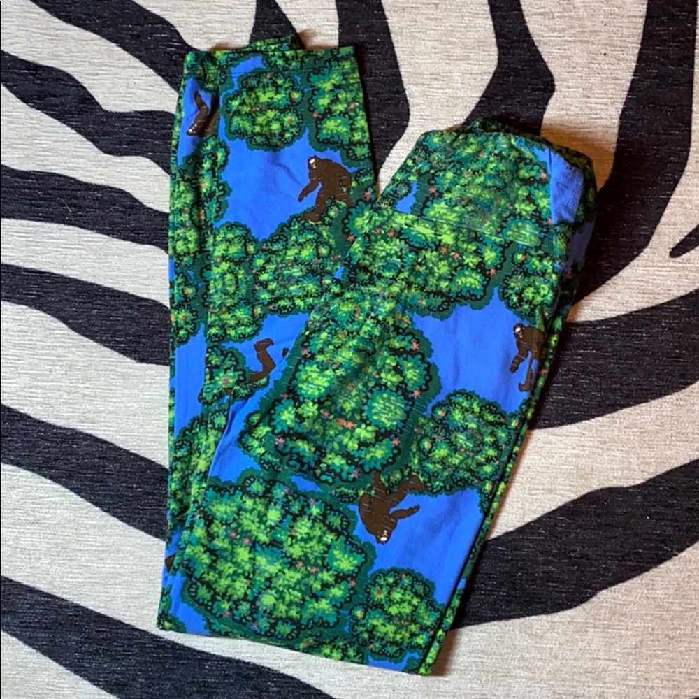 Lularoe OS bigfoot leggings